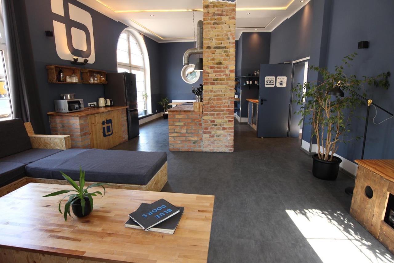 Blue Doors Hostel Ktv รอสต็อค ภายนอก รูปภาพ