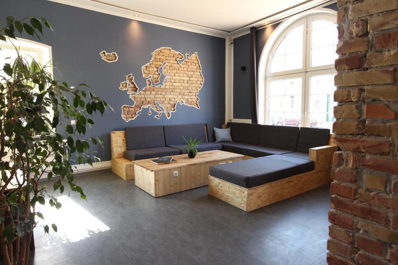Blue Doors Hostel Ktv รอสต็อค ภายนอก รูปภาพ