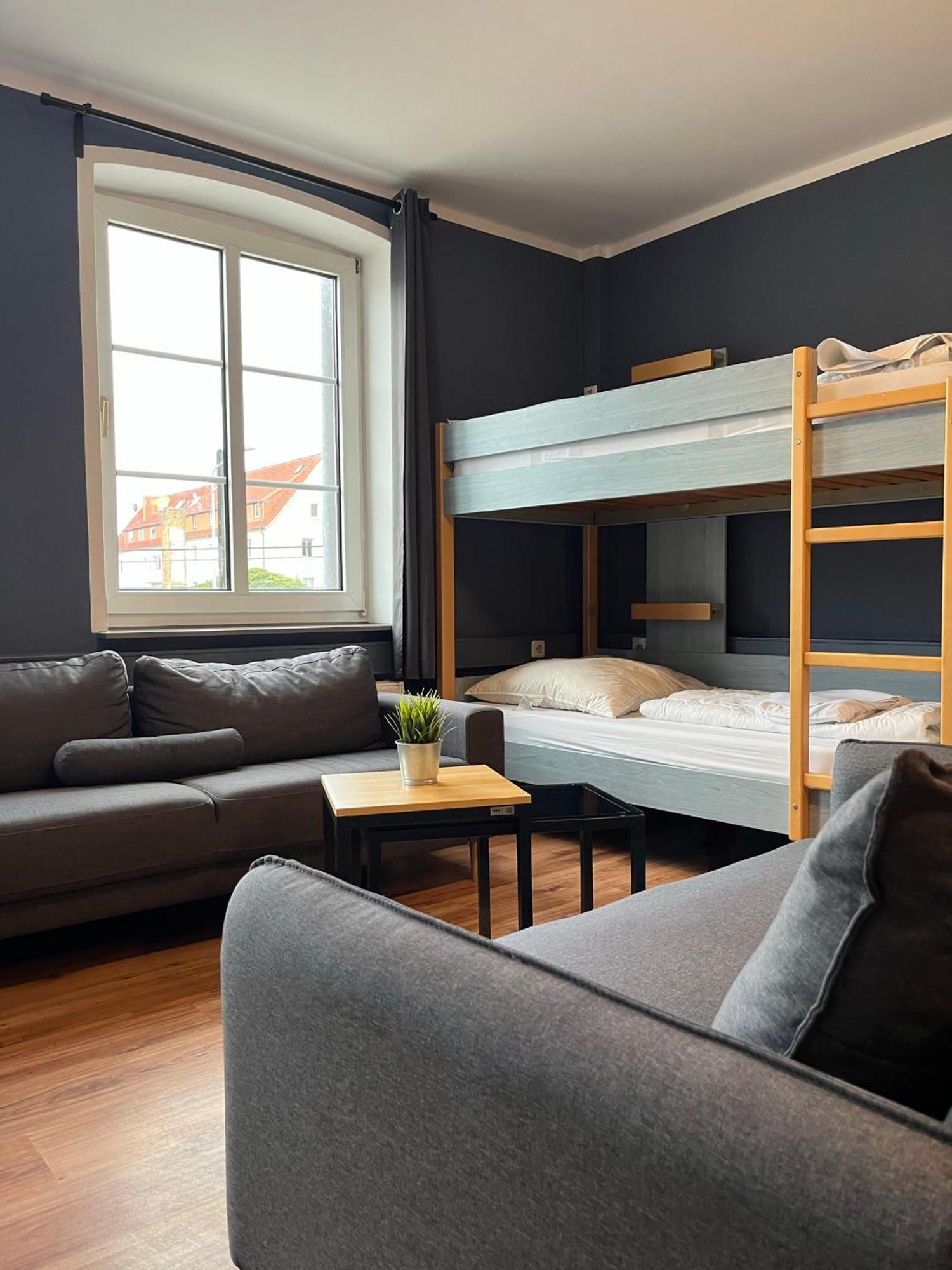 Blue Doors Hostel Ktv รอสต็อค ภายนอก รูปภาพ