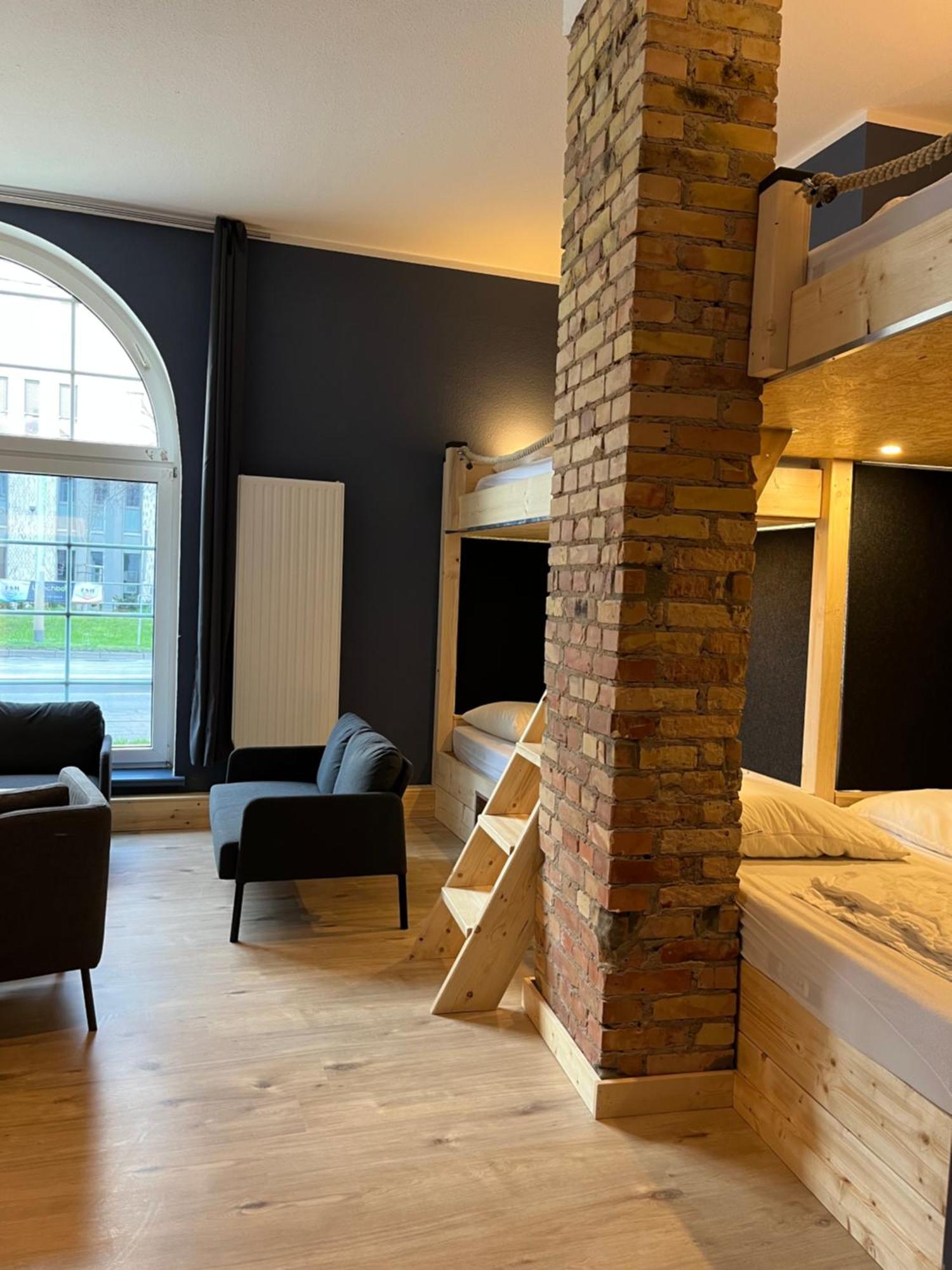Blue Doors Hostel Ktv รอสต็อค ภายนอก รูปภาพ