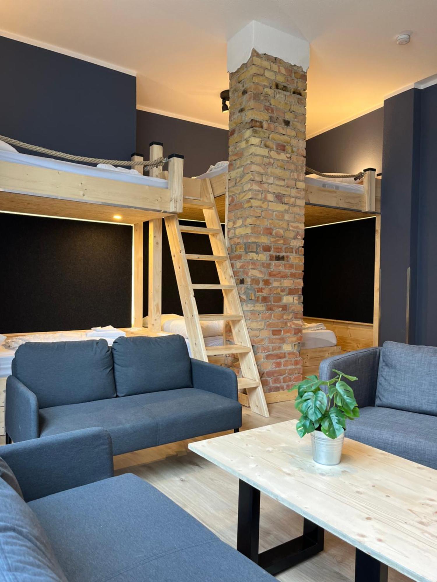 Blue Doors Hostel Ktv รอสต็อค ภายนอก รูปภาพ
