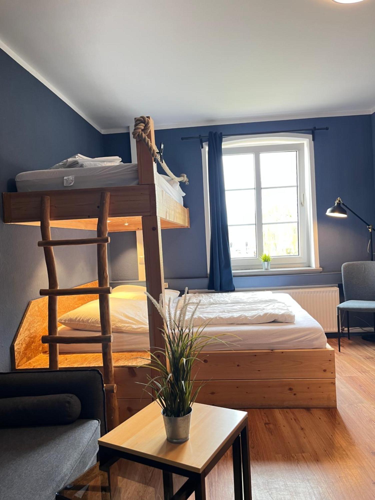 Blue Doors Hostel Ktv รอสต็อค ภายนอก รูปภาพ
