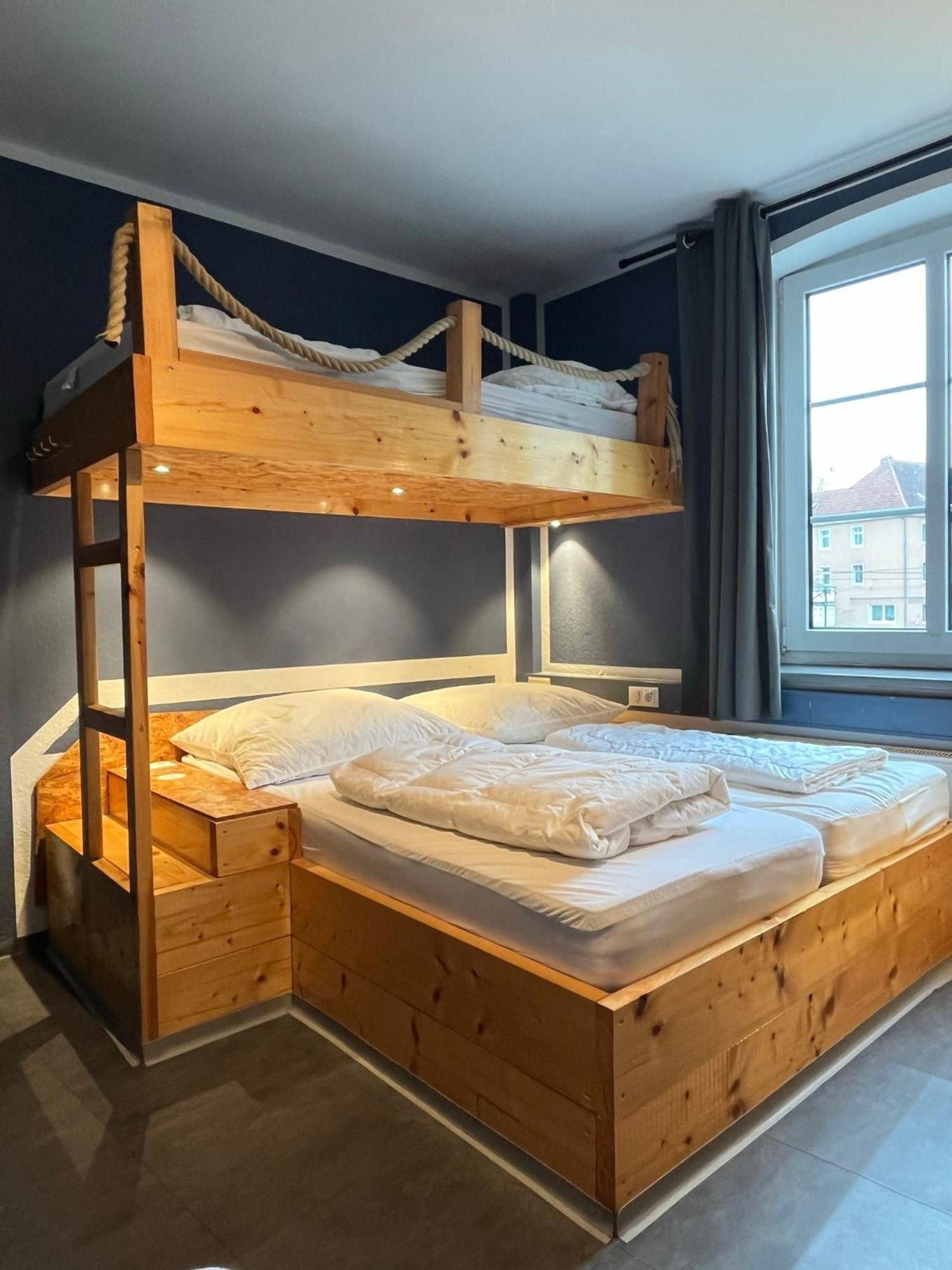 Blue Doors Hostel Ktv รอสต็อค ภายนอก รูปภาพ