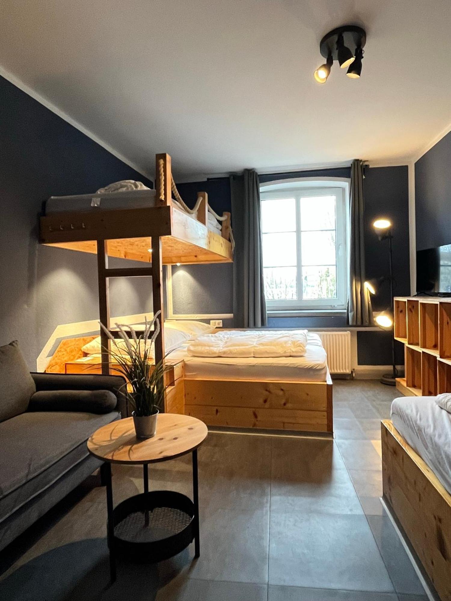Blue Doors Hostel Ktv รอสต็อค ภายนอก รูปภาพ